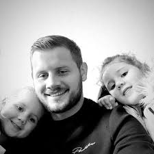 Looking for a tiler Please message Tia