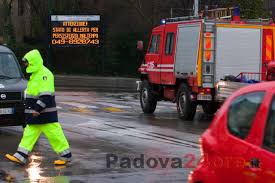 Grandine e allagamenti in veneto con danni a infrastrutture e opere pubbliche, imprese industriali e agricole. Meteo Padova Brutto Tempo Con Anche Grandine A Pasqua E Oggi Non Sara Meglio Padova24ore