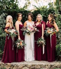 Mariage En Automne Toutes Les Tendances Qu On Veut Absolument Mariage Automne Demoiselle D Honneur Mariage Robe Bordeaux Mariage