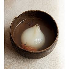 新玉ねぎと梅干しのスープ【野村紘子さんのレシピ】 | フード | クロワッサン オンライン