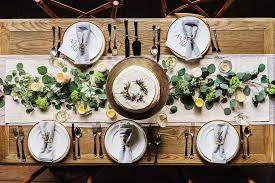 Bazı temel kuralları izleyerek kolay bir şekilde zarif bir yemek masası hazırlayabilirsiniz. Kusursuz Bir Dogum Gunu Masasi Nasil Hazirlanir Liva Pastacilik