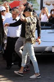 Looklive Discover Buy Latest Fashion Justin Bieber Style Justin Bieber Outfits Justin Bieber