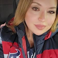 Ingrid Morrow's Instagram, Twitter & Facebook