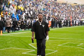 Deion Sanders Jr. records Shedeur Sanders in bizarre situation after being  ignored by all NFL teams | Marca