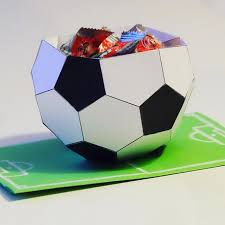 Avec la pinata, vous êtes sûr de faire plaisir aux enfants tout en les surprenant. Lucky Sophie On Instagram Hier J Ai Non Seulement Survecu Au Marathon Du Mercredi Mais En Plus O Regalos Para Mi Novio Regalos Romanticos Cajas De Cartulina