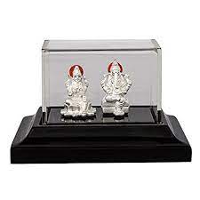 Wedding Presents Are Should Be Unique Usable And Rememberable While Most Of The People Gift The Envelope Filled Silver Gifts Silver Wedding Gifts Pure Silver