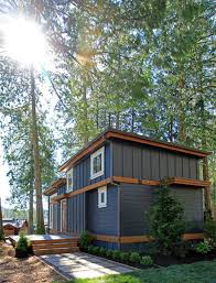 40 Exterior Paint Color Ideas For Mobile Homes Roundecor Cottage House Exterior Cottage Exterior Mobile Home Exteriors