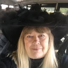 Decorating space under the tv?