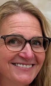 What happened? I know that everyone ages. But is it the eyebrows? She just  doesn't look Like the same person. #sisterwives #Christinebrown #Robynbrown  #kodybrown #MeriBrown #JanelleBrown