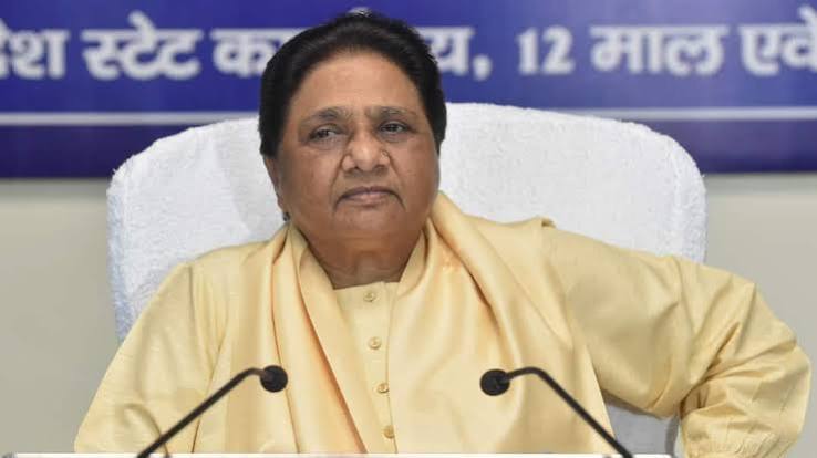 Mayawati expelled Akash Anand father-in-law Ashok Siddharth from bsp | आकाश आनंद के ससुर अशोक सिद्धार्थ को मायावती ने BSP से निकाला, लगाया ये आरोप