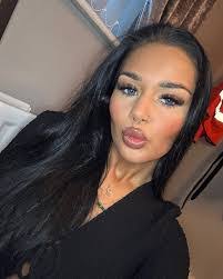 Stella Wilson's Instagram, Twitter & Facebook