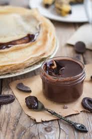 Pate A Tartiner Chocolat Et Banane En 2020 Pate A Tartiner Chocolat Dessert Faire Fondre Du Chocolat