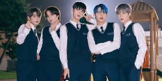 Bangtan sonyeondan), juga dikenal sebagai bangtan boys, adalah sebuah boy band beranggotakan tujuh orang asal korea selatan yang dibentuk oleh big hit entertainment. Netizen Dibuat Terkejut Terpesona Soal Tinggi Badan Para Member Txt Tubuh Menjulang Ada Yang Sampai 185 Cm Kapanlagi Com