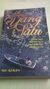 1) unsur intrinsik *tema tema yang tersirat dalam novel kau, aku, dan sepucuk angpau merah ini tak lain adalah perjuangan, perbuatan dan kesabaran dalam cinta. Pelbagai Koleksi Novel Kau Yang Satu