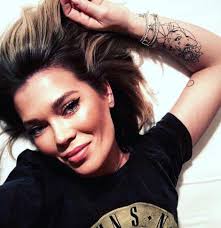 Pe deasupra mai avem si un comisar pe agricultura la bruxelles, care cu certitudine va reusi sa ne conecteze la marea agricultura a europei. Gina Pistol Este InsÄrcinatÄ DeclaraÈia Lui Dan Capatos In Direct SÄ Fie Intr Un Ceas Bun