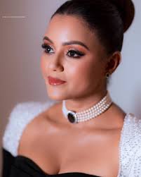 Dinakshie Priyasad added a new photo...