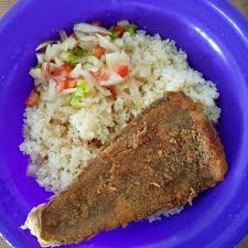 Originating from the ivory coast, kedjenou is a traditional chicken stew prepared with chicken pieces, eggplants, tomatoes, okra, onions, chili peppers, ginger, thyme, garlic, and chicken broth. The Best Dish Ivory Coast National Attieke Cassava Couscou And Fried Fish Attieke Friedfish Solefrite Foodcrave Blogger Westafrica Cotedivoire Africa