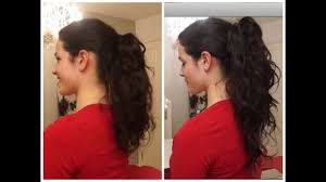 Chez denis basso la queue de cheval bouclée se veut rétro pour une coiffure. Tutoriel Coiffure Plus Longue Queue De Cheval En 2 Minutes Youtube