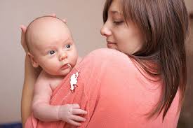 Ada juga muntah yang perlu moms cemaskan. 5 Sebab Kenapa Bayi Muntah Susu Dengan Kuantiti Yang Banyak