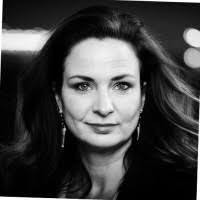 Amy Binkley's Instagram, Twitter & Facebook