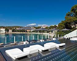 hotel restaurant ile rousse restaurant les oliviers bandol var spa japans bad zwembaden