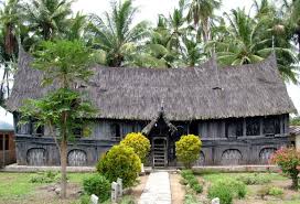 Bentuk gonjong yang runcing diibaratkan seperti harapan untuk mencapai tuhan dan dindiang, yang secara tradisional terbuat dari potongan anyaman bambu, melambangkan kekuatan dan utilitas dari. Rumah Gadang Kampai Nan Panjang Wikipedia Bahasa Indonesia Ensiklopedia Bebas
