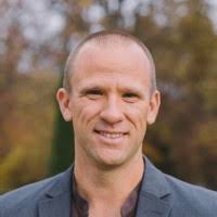 100+ Profile mit dem Suchbegriff „Ian To“