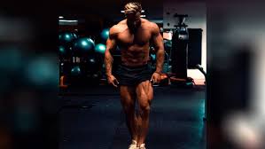 The physique that he sported in the 2011 action/fantasy flick immortals gave many people the motivation to hit the gym right away. Calum Von Moger Making Big Gains For 2019 Comeback Told Ya I D Be Back Fitness Volt