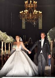 Victoria Swarowski Wedding 500 000 Crystals Train Weighed 46kg Swarovski Hochzeitskleid Kleid Hochzeit Brautkleid