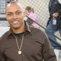 Perry Kemp's Instagram, Twitter & Facebook