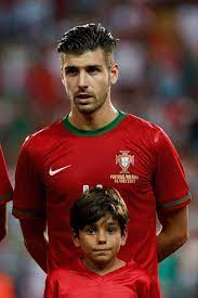 Miguel Veloso Of Portugal With The Almost Pretty Boy Soccer Player Hairstyles Soccer Guys Soccer Players Haircuts