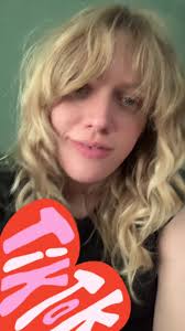 Abbey Normal (@abbey.someone)