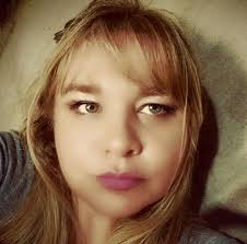 Estoy muy muy feliz! Este 10 de Agosto estará en Spotify y Itunes mi primer  single como artista independiente. Y como no puedo aguantarme las ganas de  compartirlo, acá les va el