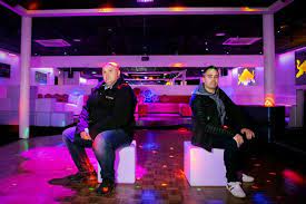 Boites de nuit clermont ferrand. Les Antidepresseurs Sont Devenus Mes Meilleurs Amis Les Patrons De Boites De Nuit De Clermont Ferrand Broient Du Noir Clermont Ferrand 63000