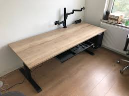The power strip is made from aluminium and is available in various colours. Einbaumodul Desk 2 In Weiss Erhaltlich In 1 10 M Onlineshop Fur Aktivmobel Worktrainer De