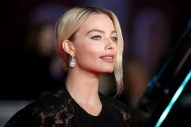 Margot Robbie Denied Crying Outside Cara Delevingne's House