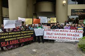 Bermula selawat dan salam buat junjungan kita penghulu sekalian rasul saidina wahai masyarakat malaysia yang tertinggal dalam banyak hal yang menyeluruh di dalam agama silalah layari website tentang ahlal bait rasulullah. Ajaran Sesat Di Malaysia 2017 Doc 10 Ajaran Sesat Yang Masih Aktif Di Malaysia Nazri Salleh Academia Edu See More Of Gerakan Menolak Golongan Sesat Di Malaysia On Facebook