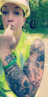 Gas distribution mechanic sharing experiences and connecting with women in  construction