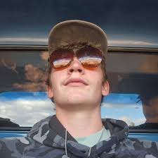 Hey guys it this repairable or no. If so what should I use?