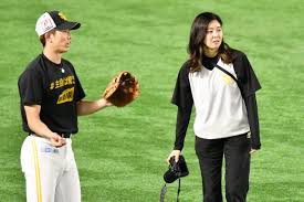 ホークスと結婚した女」球団オフィシャルリポーター・加藤和子さんフォト集 (4ページ目) | フォトギャラリー | web Sportiva