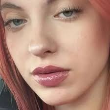 Šokantno: Uhvatili učiteljicu na praksi u klinču s učenikom (17): 'Ma mi  smo kao brat i sestra'