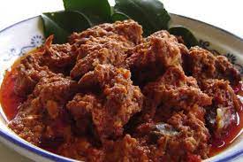 It has spread across indonesian cuisine to the cuisines of neighbouring southeast asian countries such as malaysia, singapore, brunei and the philippines. Chef Selebritas Gordon Ramsay Belajar Masak Rendang Ke Bukittinggi Traveling Bisnis Com
