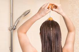 Les cheveux bouclés et crépus affectionnent ces recettes à base d'ingrédients naturels tels que l'œuf, l'avocat, le yaourt ou encore le lait de coco pour renforcer les. Pour Renforcer Le Cuir Chevelu Masque Oeuf Et Mayonnaise Votre Concentre De Beaute