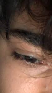 Um größer zu wirken und richtig zur geltung zu kommen. Habe Ich Mandelaugen Menschen Augen Asien