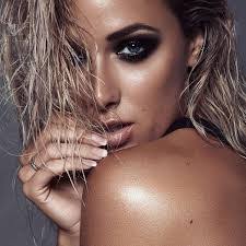 Daniella Grace's Instagram, Twitter & Facebook