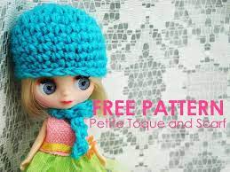 Blythelife Com Crochet Petite Toque And Scarf Free Pattern Dolls Clothes Diy Crochet Clothes Patterns Crochet Doll Clothes