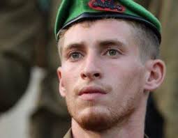 🇮🇱 An Israeli Hero You Must Know Aner Shapiro hid in a bomb shelter with  many others