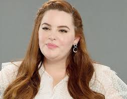 I get asked this question a lot and a lot of women are actually intimidated to cut their hair short because they are a little bit plus sized. 20 Stunning Hairstyles For Plus Size Women In 2021 That Look Attractive