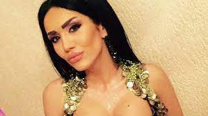 Tânăra a riscat să ajungă la închisoare, după ce două femei au chemat poliția. Cine Este Margherita De La Clejani Cum ArÄƒta Bruneta In UrmÄƒ Cu 11 Ani Inainte De Toate OperaÈ›iile Estetice Video Galerie Foto B1tv Ro