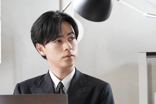 転職の魔王様」“来栖”成田凌の過去の回想シ－ンに反響 「壮絶な過去があるみたい」「冷たくて厳しい魔王の過去が気になる」 | Daily News | Billboard JAPAN